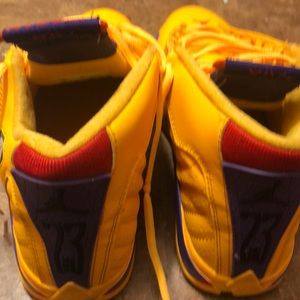 Im selling these because i dont wear a size 8.5